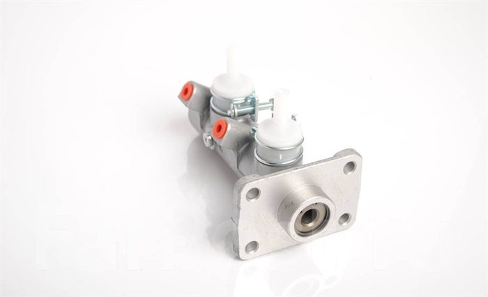 Главный тормозной цилиндр 89444-13300 89444-13300